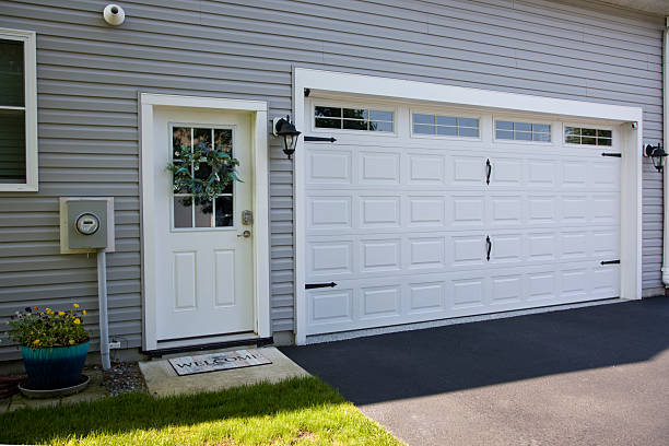24/7 Emergency Garage Door Panel Replacement experts in Chandler, IN